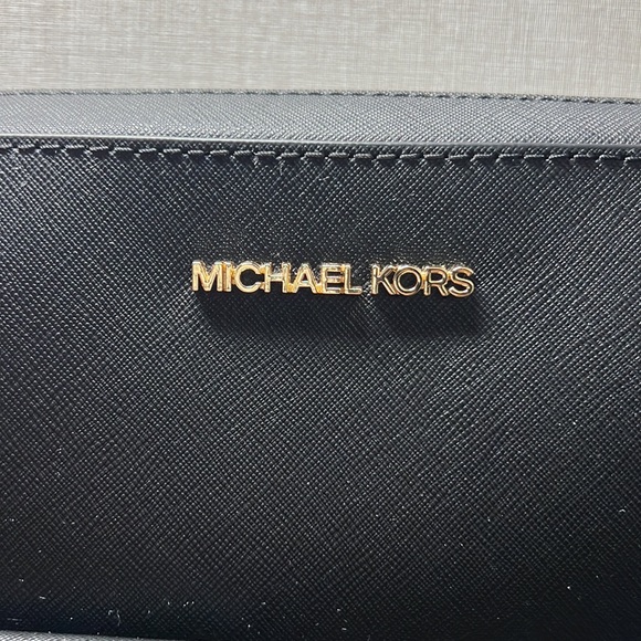 NWT Michael Kors Jet Set EW LG Crossbody SET - Picture 3 of 9